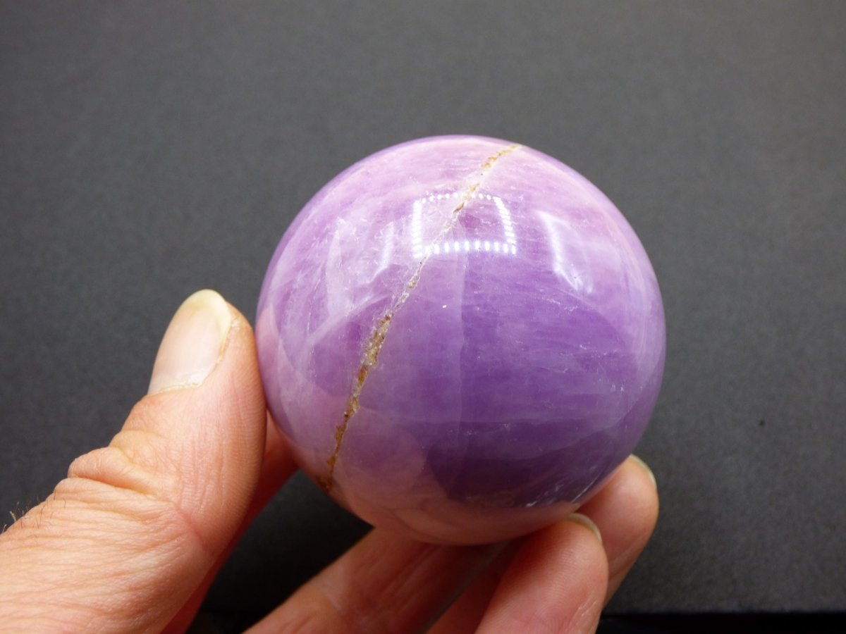 Kunzit AA rosa Schimmer Flash ~ Edelstein Kugel Deko Sphere Haus Wohn Kristall HIPPIE Heilstein Rarität Selten Geschenk Frau Geschenk Er Sie - Art of Nature Berlin