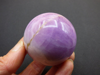 Kunzit AA rosa Schimmer Flash ~ Edelstein Kugel Deko Sphere Haus Wohn Kristall HIPPIE Heilstein Rarität Selten Geschenk Frau Geschenk Er Sie - Art of Nature Berlin