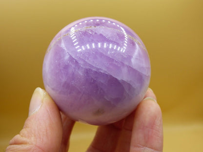 Kunzit AA rosa Schimmer Flash ~ Edelstein Kugel Deko Sphere Haus Wohn Kristall HIPPIE Heilstein Rarität Selten Geschenk Frau Geschenk Er Sie - Art of Nature Berlin