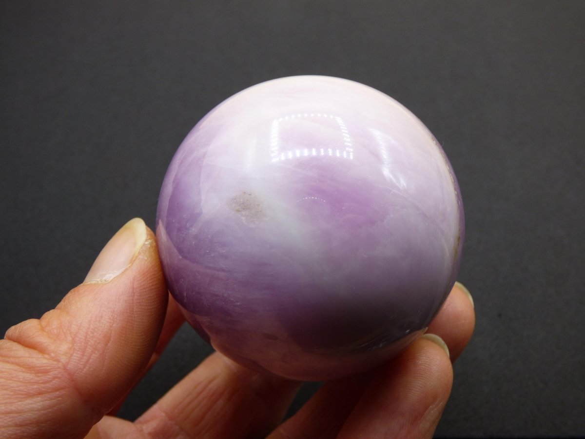 Kunzit AA rosa Schimmer Flash ~ Edelstein Kugel Deko Sphere Haus Wohn Kristall HIPPIE Heilstein Rarität Selten Geschenk Frau Geschenk Er Sie - Art of Nature Berlin