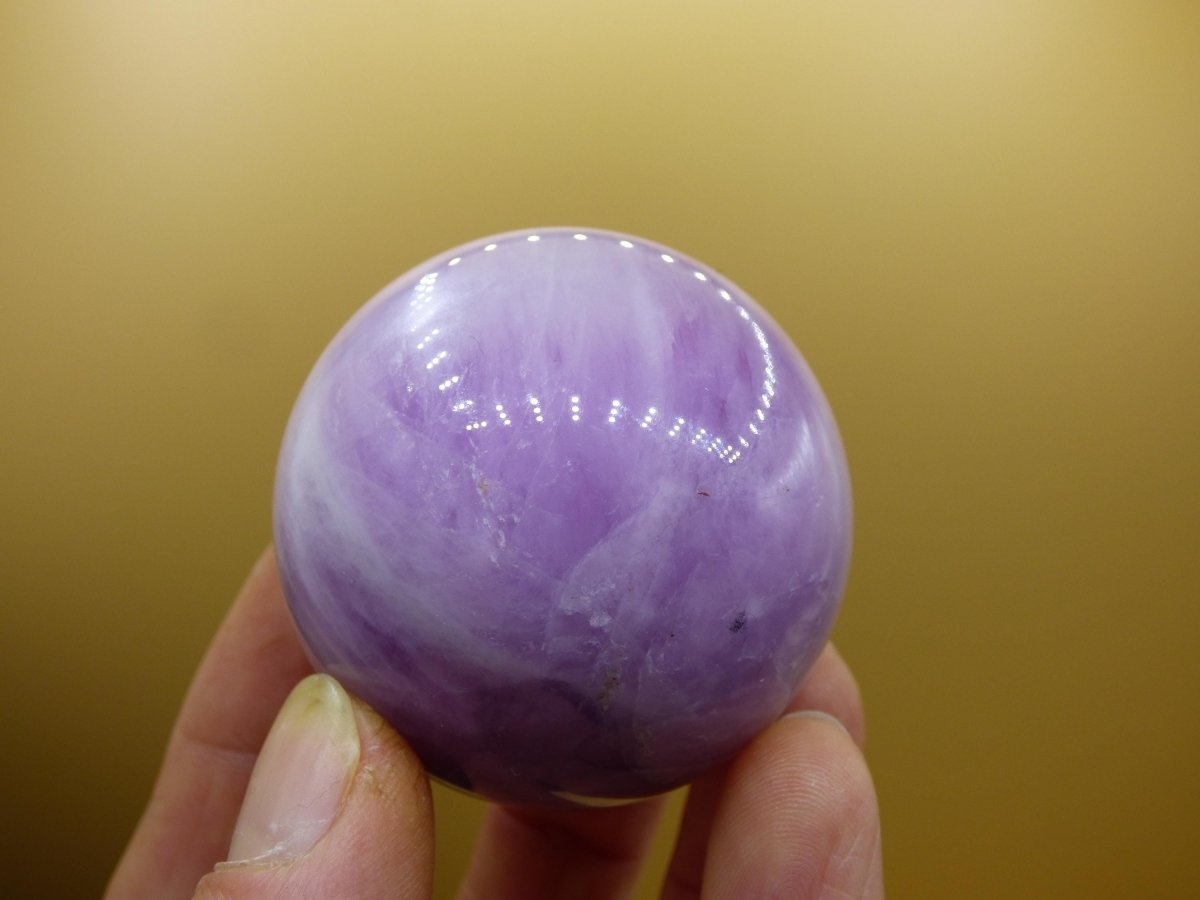 Kunzit AA rosa Schimmer Flash ~ Edelstein Kugel Deko Sphere Haus Wohn Kristall HIPPIE Heilstein Rarität Selten Geschenk Frau Geschenk Er Sie - Art of Nature Berlin