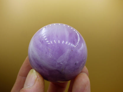 Kunzit AA rosa Schimmer Flash ~ Edelstein Kugel Deko Sphere Haus Wohn Kristall HIPPIE Heilstein Rarität Selten Geschenk Frau Geschenk Er Sie - Art of Nature Berlin