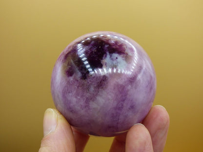 Kunzit AAA rosa lila Edelstein Kugel RARITÄT Deko Sphere Haus Wohn Kristall Heilstein Rarität Selten Geschenk Frau Geschenk Er Sie Mann Frau - Art of Nature Berlin