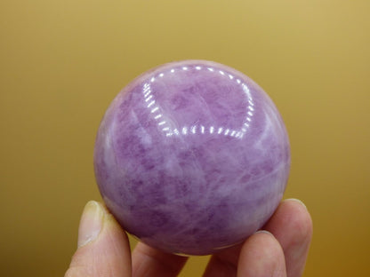 Kunzit AAA rosa lila Edelstein Kugel RARITÄT Deko Sphere Haus Wohn Kristall Heilstein Rarität Selten Geschenk Frau Geschenk Er Sie Mann Frau - Art of Nature Berlin