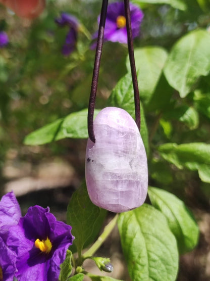 Kunzit - Edelstein Kette Heilstein rosa pink Rarität Mann Frau Glück HIPPIE GOA Boho Tibet Ethno Natur Rarität Geschenk Er Sie - Art of Nature Berlin