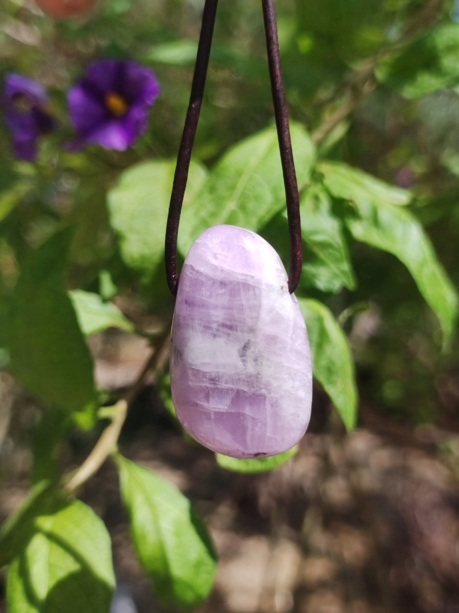 Kunzit - Edelstein Kette Heilstein rosa pink Rarität Mann Frau Glück HIPPIE GOA Boho Tibet Ethno Natur Rarität Geschenk Er Sie - Art of Nature Berlin