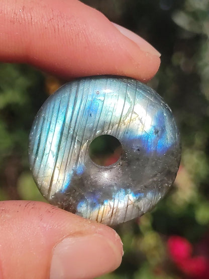 Labradorit - 30mm Donut Edelstein Kette blau schimmer Geschenk Freundin Er Sie Natur Rarität Schutzsymbol Heilstein Kristall Tibet Ethno wow - Art of Nature Berlin