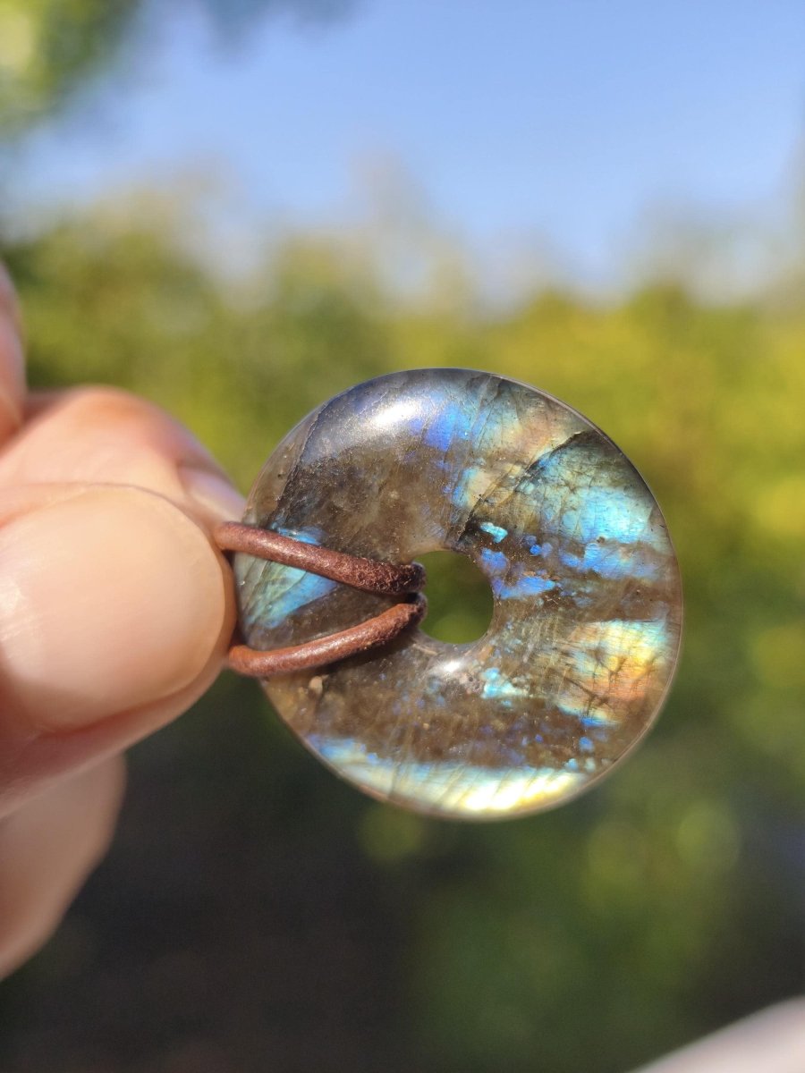 Labradorit ~ 30mm Donut ~ Edelstein Kette blau schimmernd Natur Rarität Schutzsymbol Heilstein Kristall HIPPIE GOA Boho Tibet Ethno - Art of Nature Berlin
