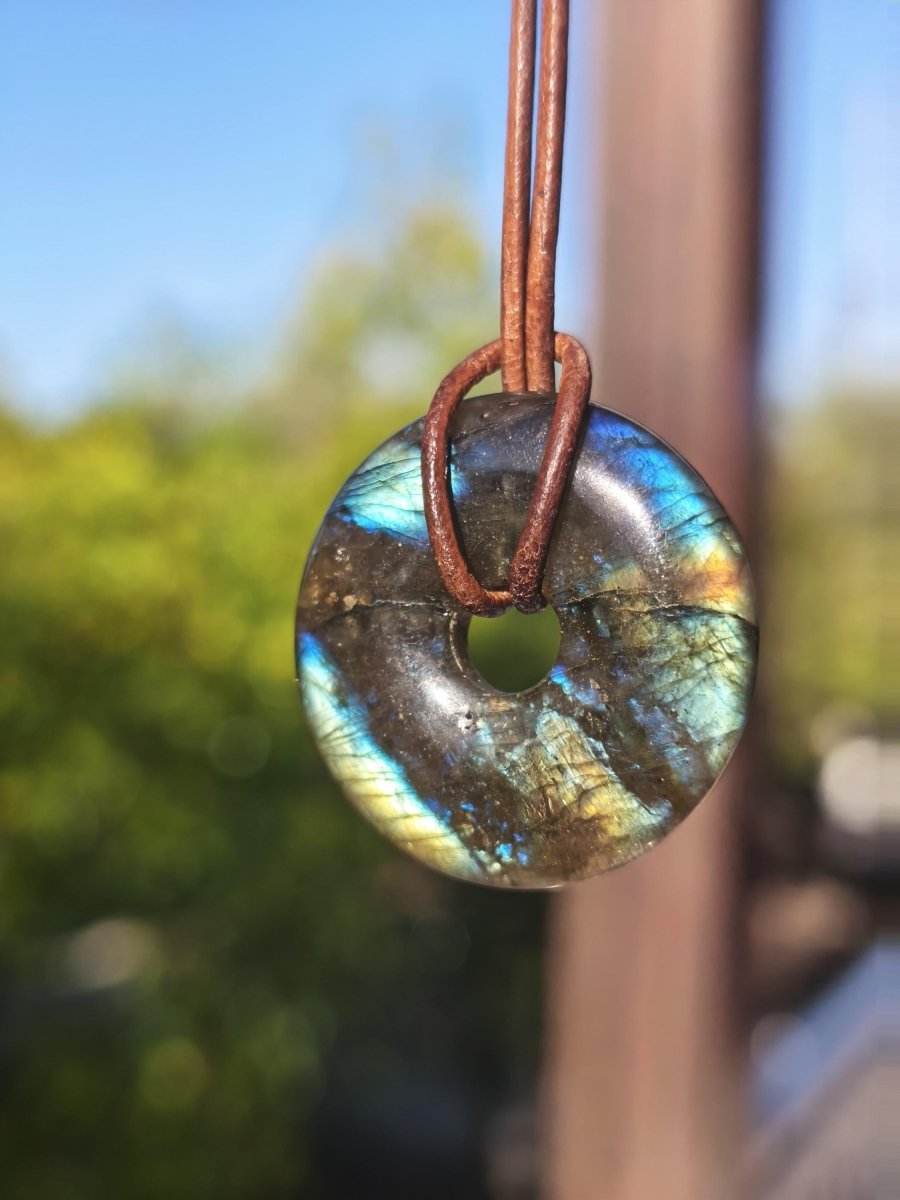 Labradorit ~ 30mm Donut ~ Edelstein Kette blau schimmernd Natur Rarität Schutzsymbol Heilstein Kristall HIPPIE GOA Boho Tibet Ethno - Art of Nature Berlin