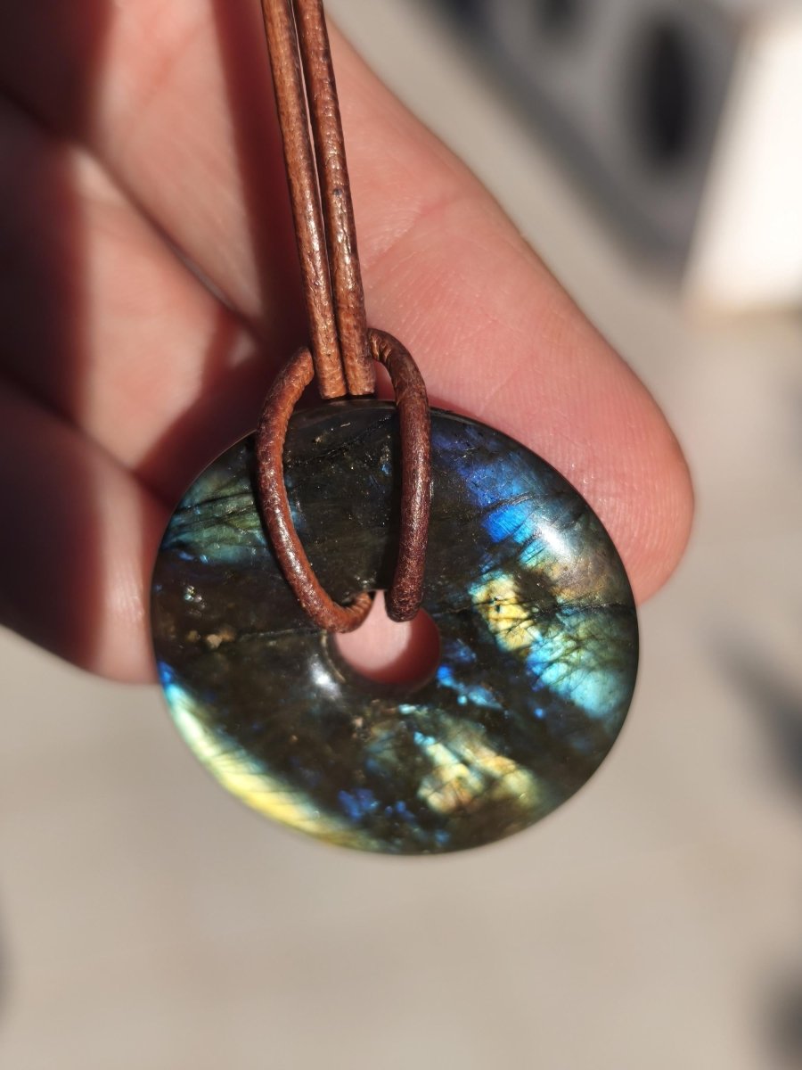 Labradorit ~ 30mm Donut ~ Edelstein Kette blau schimmernd Natur Rarität Schutzsymbol Heilstein Kristall HIPPIE GOA Boho Tibet Ethno - Art of Nature Berlin