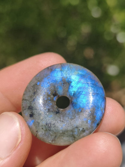 Labradorit ~ 30mm Donut ~ Edelstein Kette blau schimmernd Natur Rarität Schutzsymbol Heilstein Kristall HIPPIE GOA Boho Tibet Ethno - Art of Nature Berlin