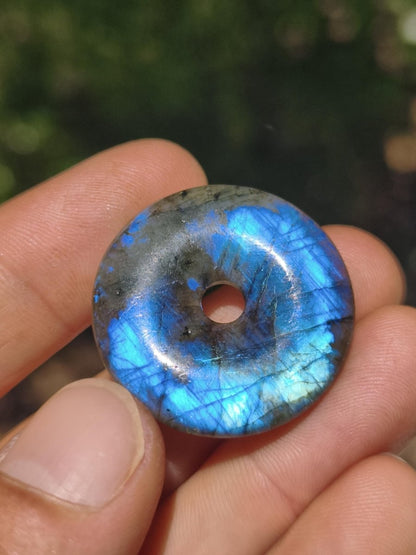 Labradorit ~ 30mm Donut ~ Edelstein Kette blau schimmernd Natur Rarität Schutzsymbol Heilstein Kristall HIPPIE GOA Boho Tibet Ethno - Art of Nature Berlin