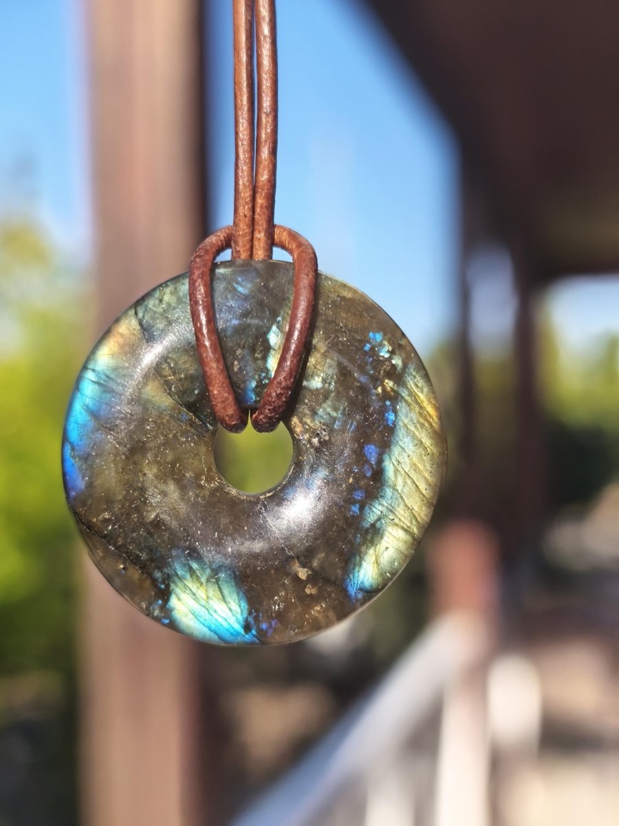 Labradorit ~ 30mm Donut ~ Edelstein Kette blau schimmernd Natur Rarität Schutzsymbol Heilstein Kristall HIPPIE GOA Boho Tibet Ethno - Art of Nature Berlin