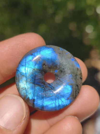 Labradorit ~ 30mm Donut ~ Edelstein Kette blau schimmernd Natur Rarität Schutzsymbol Heilstein Kristall HIPPIE GOA Boho Tibet Ethno - Art of Nature Berlin