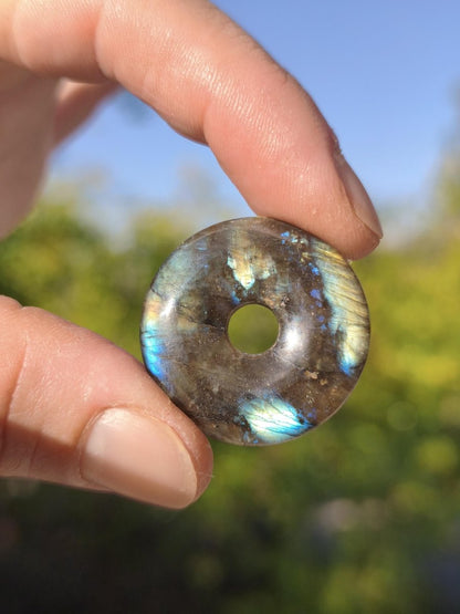 Labradorit ~ 30mm Donut ~ Edelstein Kette blau schimmernd Natur Rarität Schutzsymbol Heilstein Kristall HIPPIE GOA Boho Tibet Ethno - Art of Nature Berlin