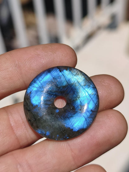 Labradorit ~ 30mm Donut ~ Edelstein Kette blau schimmernd Natur Rarität Schutzsymbol Heilstein Kristall HIPPIE GOA Boho Tibet Ethno - Art of Nature Berlin