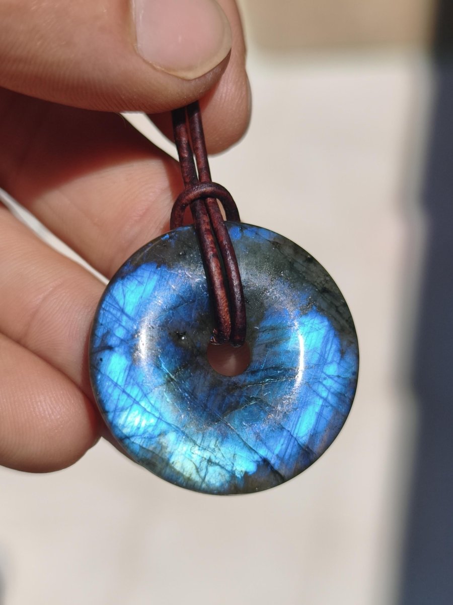 Labradorit ~ 30mm Donut ~ Edelstein Kette blau schimmernd Natur Rarität Schutzsymbol Heilstein Kristall HIPPIE GOA Boho Tibet Ethno - Art of Nature Berlin