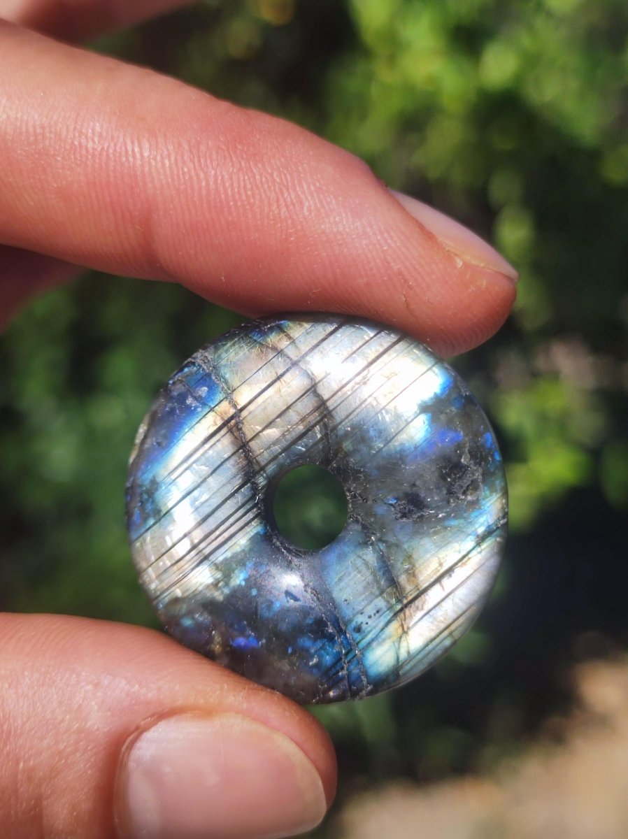Labradorit ~ 30mm Donut ~ Edelstein Kette blau schimmernd Natur Rarität Schutzsymbol Heilstein Kristall Geschenk Er Sie Flash Anhänger - Art of Nature Berlin