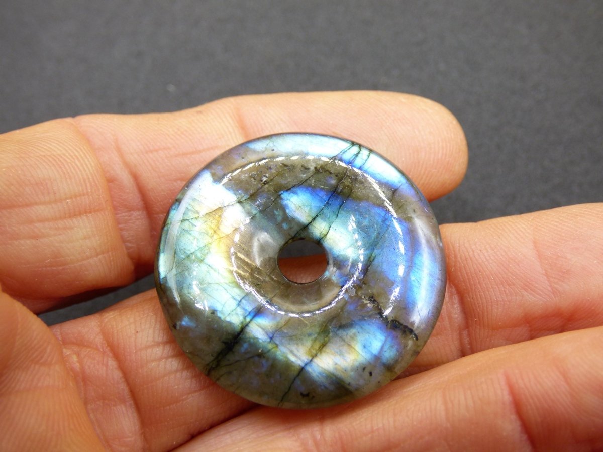 Labradorit ~ 30mm Donut ~ Edelstein Kette blau schimmernd Natur Rarität Schutzsymbol Heilstein Kristall Geschenk Er Sie Flash Anhänger - Art of Nature Berlin