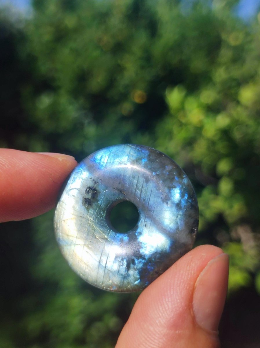 Labradorit ~ 30mm Donut ~ Edelstein Kette blau schimmernd Natur Rarität Schutzsymbol Heilstein Kristall Geschenk Er Sie Flash Anhänger - Art of Nature Berlin