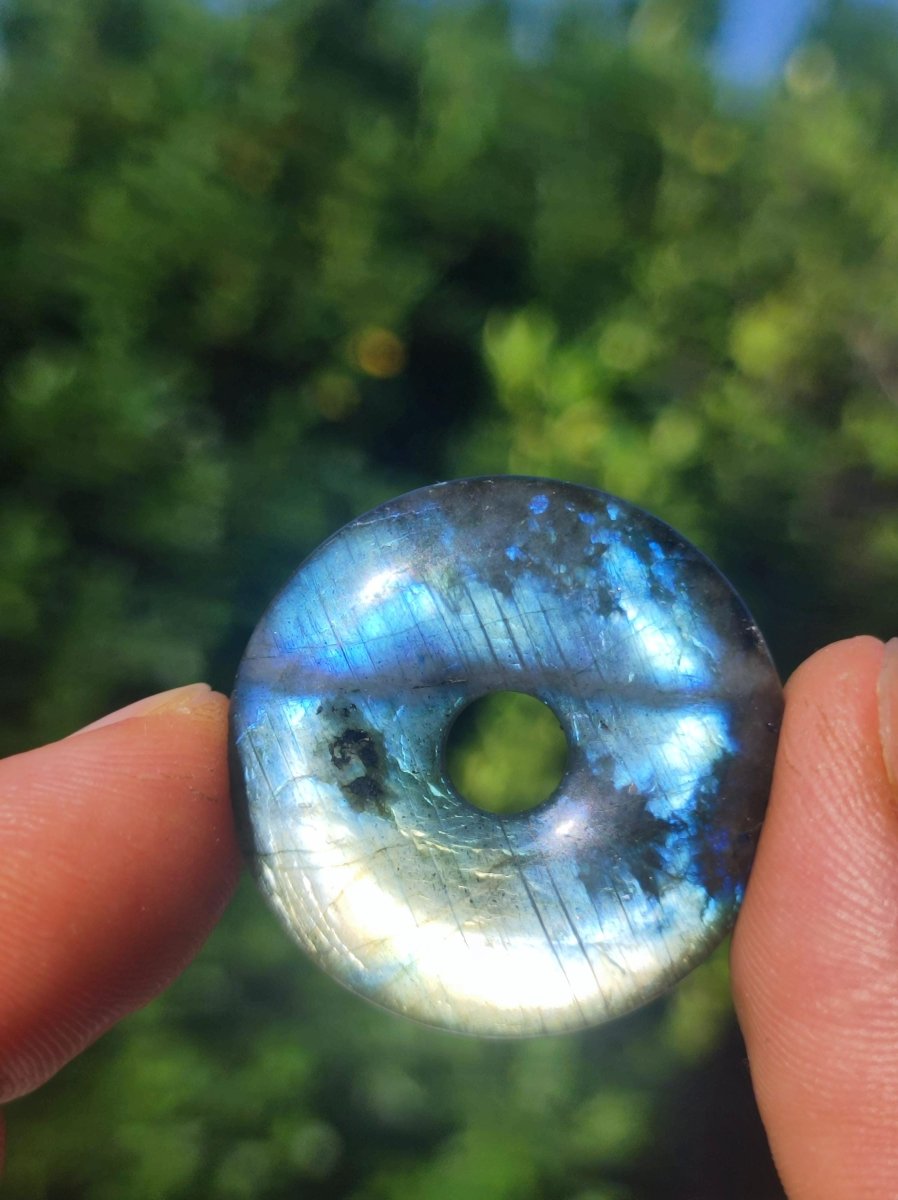 Labradorit ~ 30mm Donut ~ Edelstein Kette blau schimmernd Natur Rarität Schutzsymbol Heilstein Kristall Geschenk Er Sie Flash Anhänger - Art of Nature Berlin