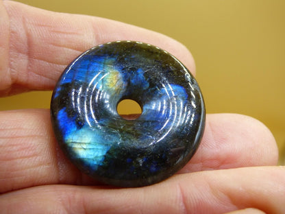 Labradorit ~ 30mm Donut ~ Edelstein Kette blau schimmernd Natur Rarität Schutzsymbol Heilstein Kristall Geschenk Er Sie Flash Anhänger - Art of Nature Berlin