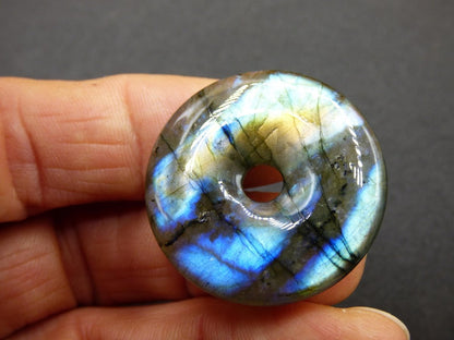 Labradorit ~ 30mm Donut ~ Edelstein Kette blau schimmernd Natur Rarität Schutzsymbol Heilstein Kristall Geschenk Er Sie Flash Anhänger - Art of Nature Berlin