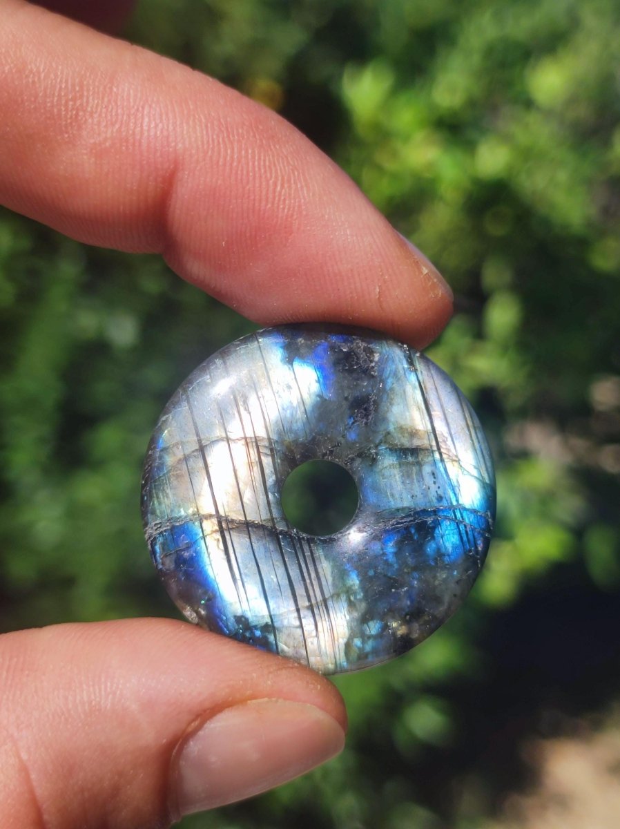 Labradorit ~ 30mm Donut ~ Edelstein Kette blau schimmernd Natur Rarität Schutzsymbol Heilstein Kristall Geschenk Er Sie Flash Anhänger - Art of Nature Berlin