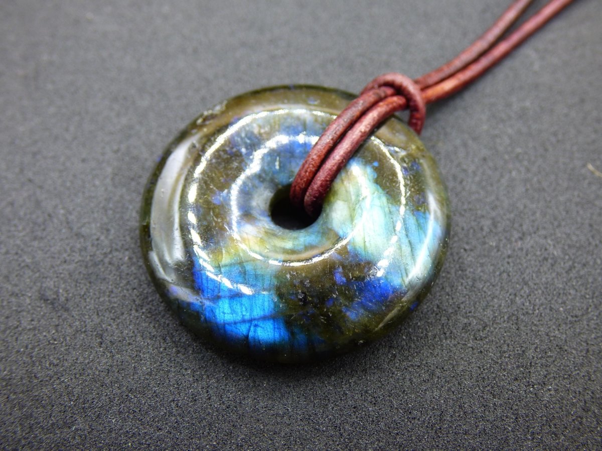 Labradorit ~ 30mm Donut ~ Edelstein Kette blau schimmernd Natur Rarität Schutzsymbol Heilstein Kristall Geschenk Er Sie Flash Anhänger - Art of Nature Berlin