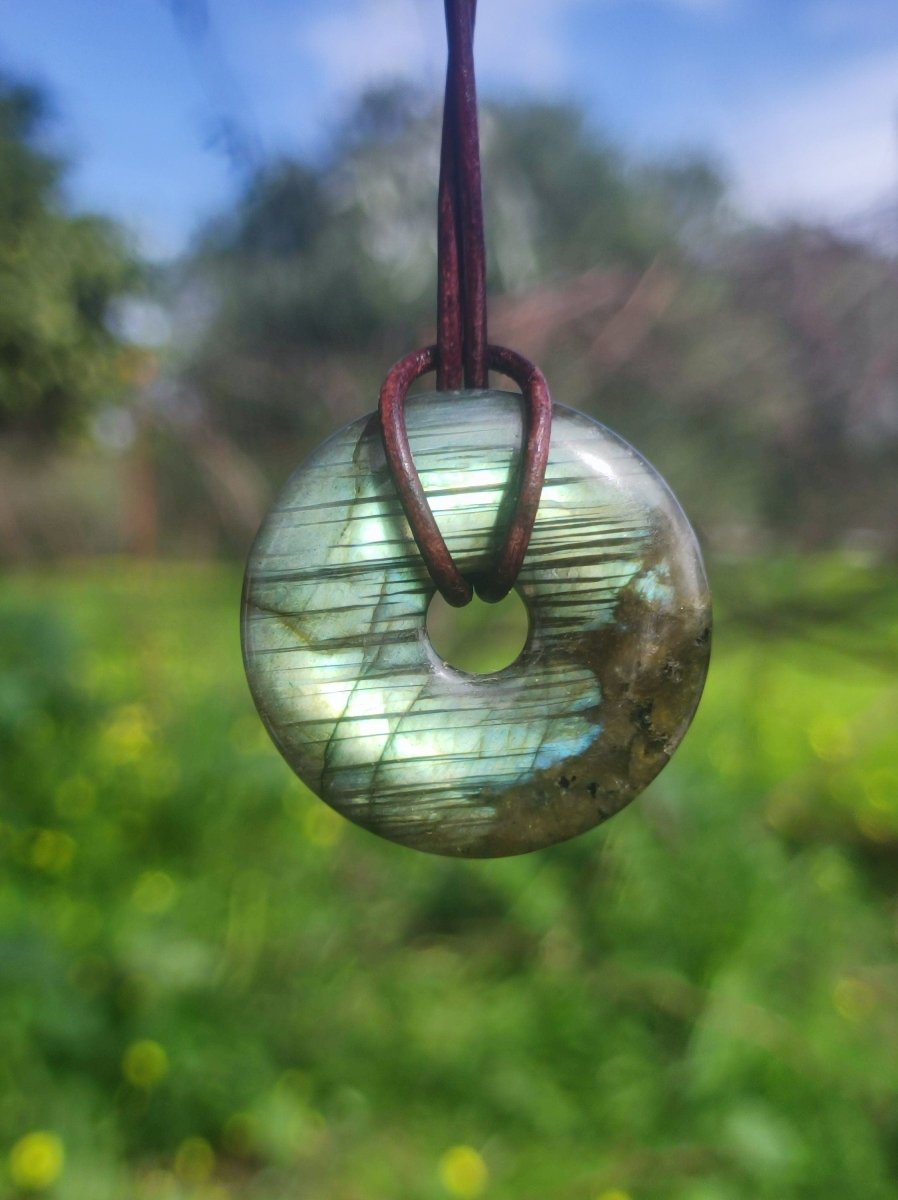 Labradorit ~ 30mm Donut ~ Edelstein Kette blau schimmernd Natur Rarität Schutzsymbol Heilstein Kristall HIPPIE GOA Boho Tibet Ethno - Art of Nature Berlin