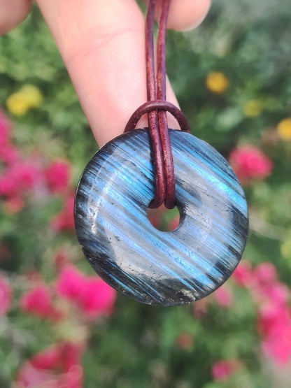 Labradorit ~ 30mm Donut ~ Edelstein Kette blau schimmernd Natur Rarität Schutzsymbol Heilstein Kristall HIPPIE GOA Boho Tibet Ethno - Art of Nature Berlin