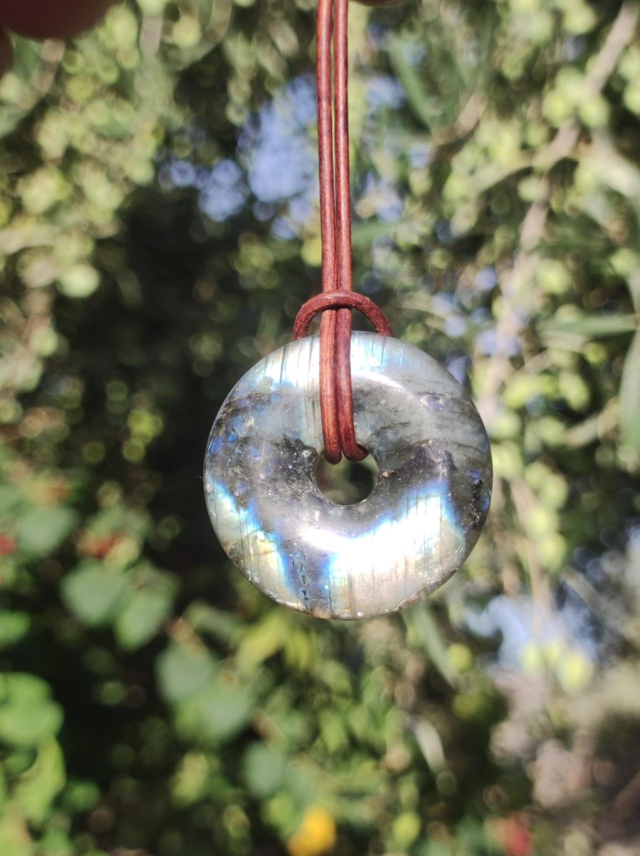 Labradorit ~ 30mm Donut ~ Edelstein Kette blau schimmernd Natur Rarität Schutzsymbol Heilstein Kristall HIPPIE GOA Boho Tibet Ethno - Art of Nature Berlin