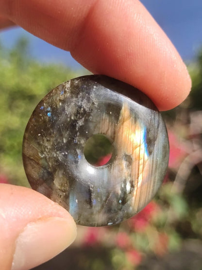 Labradorit ~ 30mm Donut ~ Edelstein Kette blau schimmernd Natur Rarität Schutzsymbol Heilstein Kristall HIPPIE GOA Boho Tibet Ethno - Art of Nature Berlin