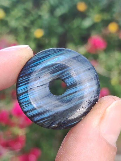 Labradorit ~ 30mm Donut ~ Edelstein Kette blau schimmernd Natur Rarität Schutzsymbol Heilstein Kristall HIPPIE GOA Boho Tibet Ethno - Art of Nature Berlin