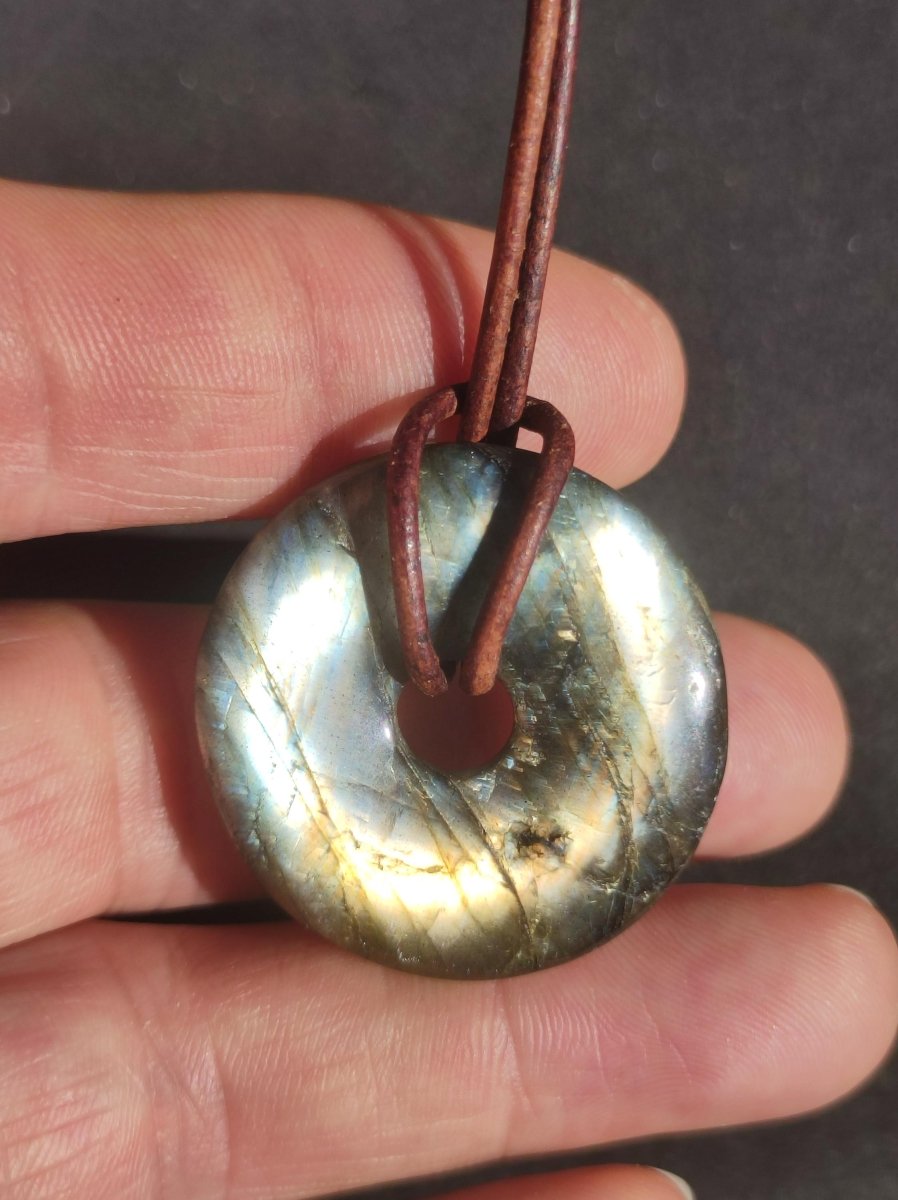 Labradorit ~ 30mm Donut ~ Edelstein Kette blau schimmernd Natur Rarität Schutzsymbol Heilstein Kristall HIPPIE GOA Boho Tibet Ethno - Art of Nature Berlin