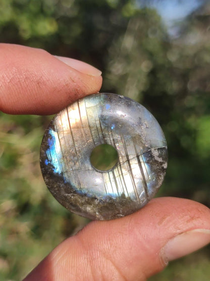 Labradorit ~ 30mm Donut ~ Edelstein Kette blau schimmernd Natur Rarität Schutzsymbol Heilstein Kristall HIPPIE GOA Boho Tibet Ethno - Art of Nature Berlin