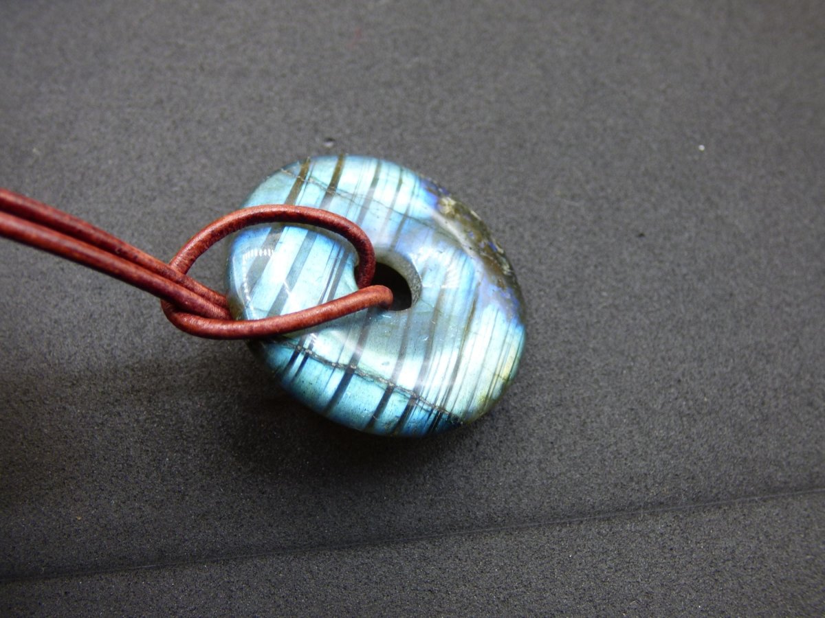 Labradorit ~ 30mm Donut ~ Edelstein Kette blau schimmernd Natur Rarität Schutzsymbol Heilstein Kristall HIPPIE GOA Boho Tibet Ethno - Art of Nature Berlin