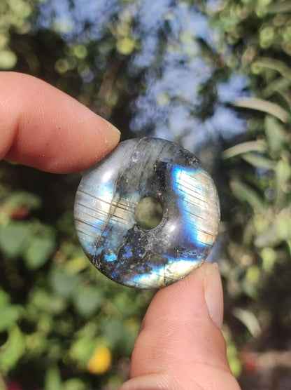Labradorit ~ 30mm Donut ~ Edelstein Kette blau schimmernd Natur Rarität Schutzsymbol Heilstein Kristall HIPPIE GOA Boho Tibet Ethno - Art of Nature Berlin