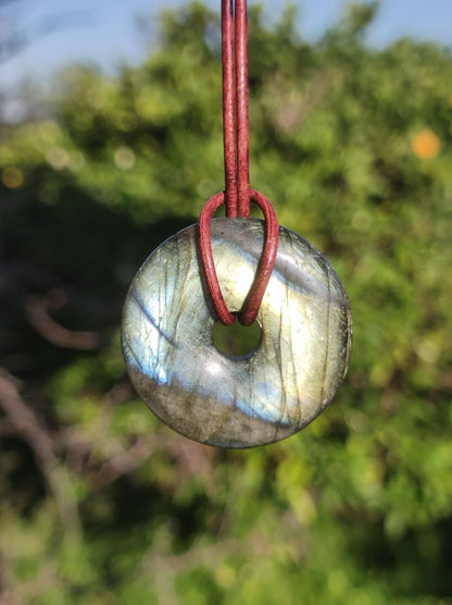 Labradorit ~ 30mm Donut ~ Edelstein Kette blau schimmernd Natur Rarität Schutzsymbol Heilstein Kristall HIPPIE GOA Boho Tibet Ethno - Art of Nature Berlin