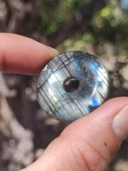 Labradorit ~ 30mm Donut ~ Edelstein Kette blau schimmernd Natur Rarität Schutzsymbol Heilstein Kristall HIPPIE GOA Boho Tibet Ethno - Art of Nature Berlin