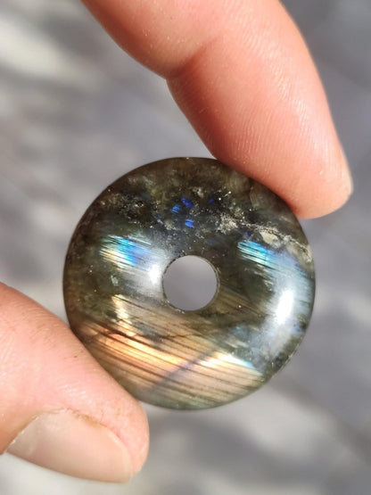 Labradorit ~ 30mm Donut ~ Edelstein Kette blau schimmernd Natur Rarität Schutzsymbol Heilstein Kristall HIPPIE GOA Boho Tibet Ethno - Art of Nature Berlin