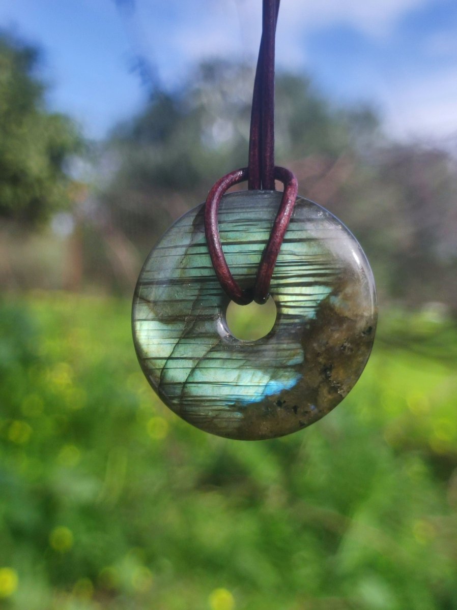 Labradorit ~ 30mm Donut ~ Edelstein Kette blau schimmernd Natur Rarität Schutzsymbol Heilstein Kristall HIPPIE GOA Boho Tibet Ethno - Art of Nature Berlin