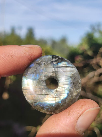 Labradorit ~ 30mm Donut ~ Edelstein Kette blau schimmernd Natur Rarität Schutzsymbol Heilstein Kristall HIPPIE GOA Boho Tibet Ethno - Art of Nature Berlin