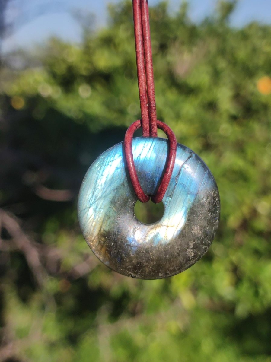 Labradorit ~ 30mm Donut ~ Edelstein Kette blau schimmernd Natur Rarität Schutzsymbol Heilstein Kristall HIPPIE GOA Boho Tibet Ethno - Art of Nature Berlin