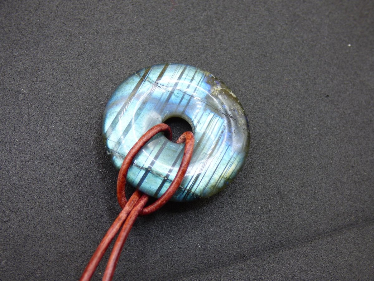 Labradorit ~ 30mm Donut ~ Edelstein Kette blau schimmernd Natur Rarität Schutzsymbol Heilstein Kristall HIPPIE GOA Boho Tibet Ethno - Art of Nature Berlin