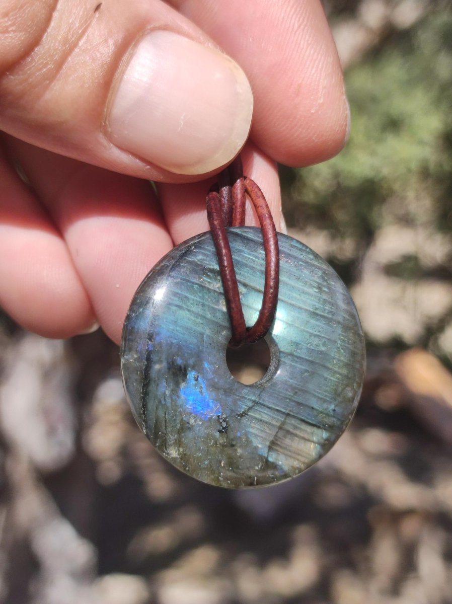 Labradorit ~ 30mm Donut ~ Edelstein Kette blau schimmernd Natur Rarität Schutzsymbol Heilstein Kristall HIPPIE GOA Boho Tibet Ethno - Art of Nature Berlin