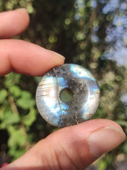 Labradorit ~ 30mm Donut ~ Edelstein Kette blau schimmernd Natur Rarität Schutzsymbol Heilstein Kristall HIPPIE GOA Boho Tibet Ethno - Art of Nature Berlin