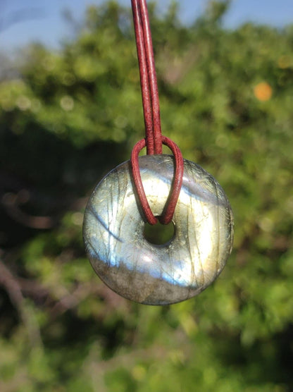 Labradorit ~ 30mm Donut ~ Edelstein Kette blau schimmernd Natur Rarität Schutzsymbol Heilstein Kristall HIPPIE GOA Boho Tibet Ethno - Art of Nature Berlin