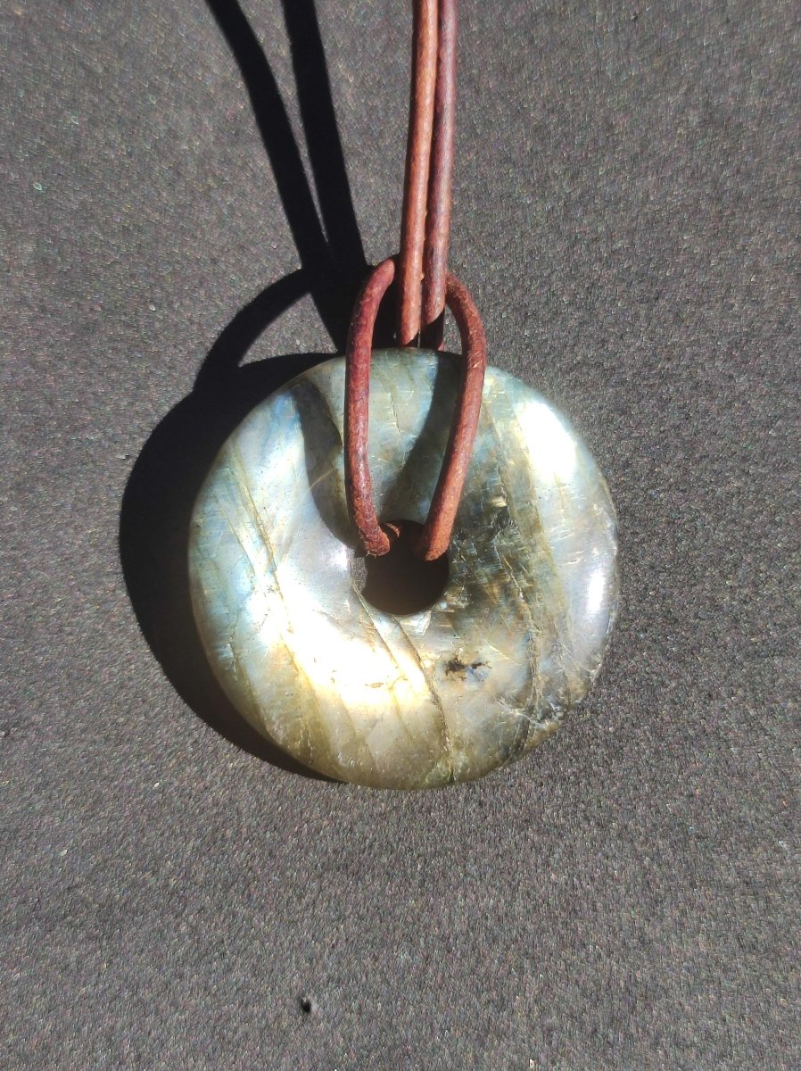 Labradorit ~ 30mm Donut ~ Edelstein Kette blau schimmernd Natur Rarität Schutzsymbol Heilstein Kristall HIPPIE GOA Boho Tibet Ethno - Art of Nature Berlin