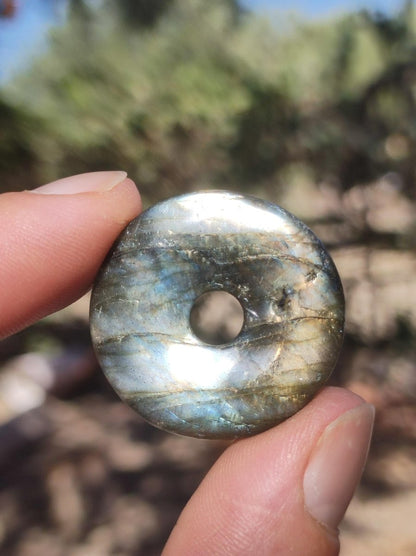 Labradorit ~ 30mm Donut ~ Edelstein Kette blau schimmernd Natur Rarität Schutzsymbol Heilstein Kristall HIPPIE GOA Boho Tibet Ethno - Art of Nature Berlin
